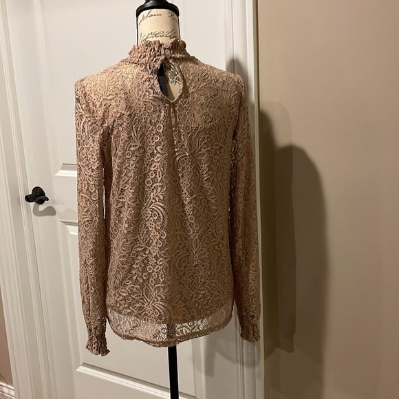 Cable and Gauge Stretch Lace top​ - Picture 3 of 9